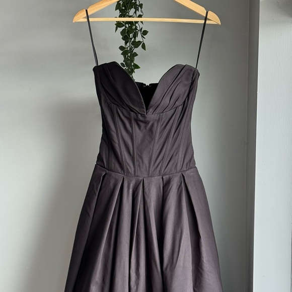 House of CB LADY
Black Strapless Midi Dress - Picture 7 of 9